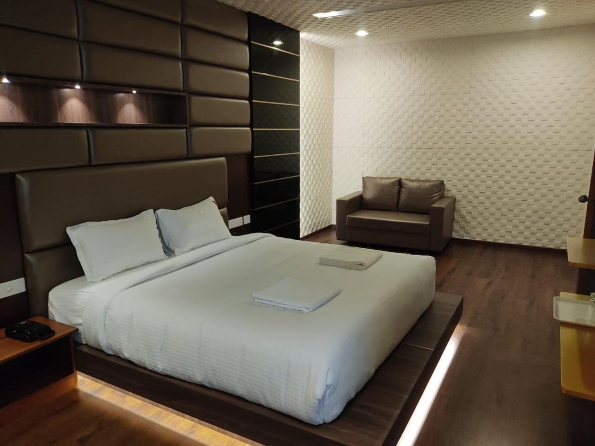 Hotel Vijayarani Tiruchirappalli ภายนอก รูปภาพ